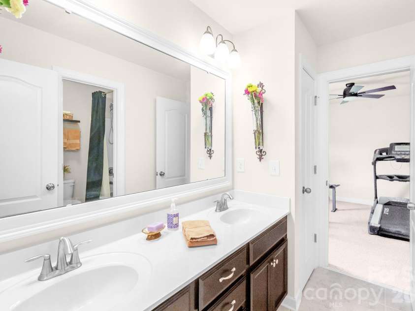 2083 Topaz Plaza, Davidson, NC 28036.  MLS# CAR4418180, YatesRealty ID 46732. 