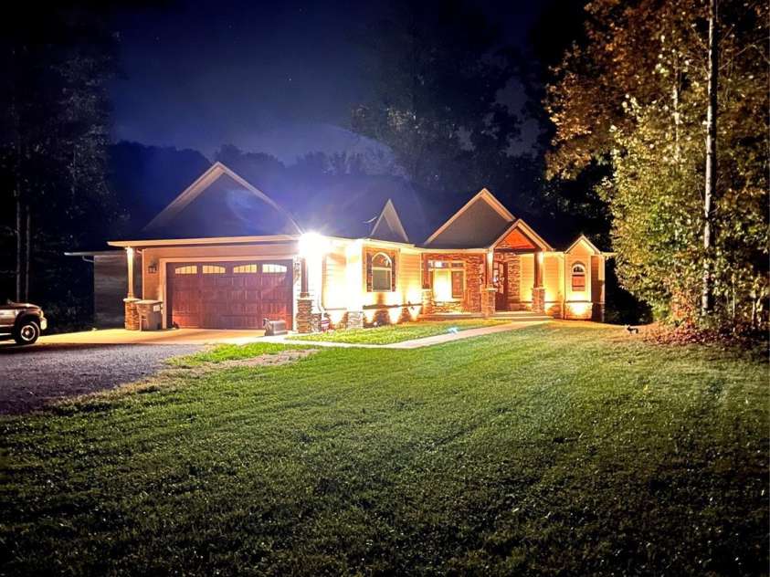 654 Chipley Ford Road, Statesville, NC 28625.  MLS# CAR4417843, YatesRealty ID 46734. 
