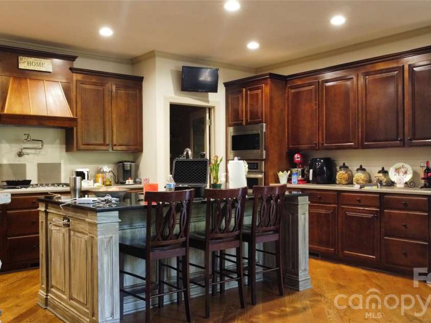 654 Chipley Ford Road, Statesville, NC 28625.  MLS# CAR4417843, YatesRealty ID 46734. 