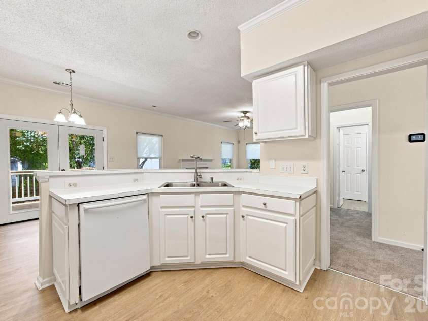 12313 Carolina Crossing Drive, Charlotte, NC 28273.  MLS# CAR4402482, YatesRealty ID 46735. 