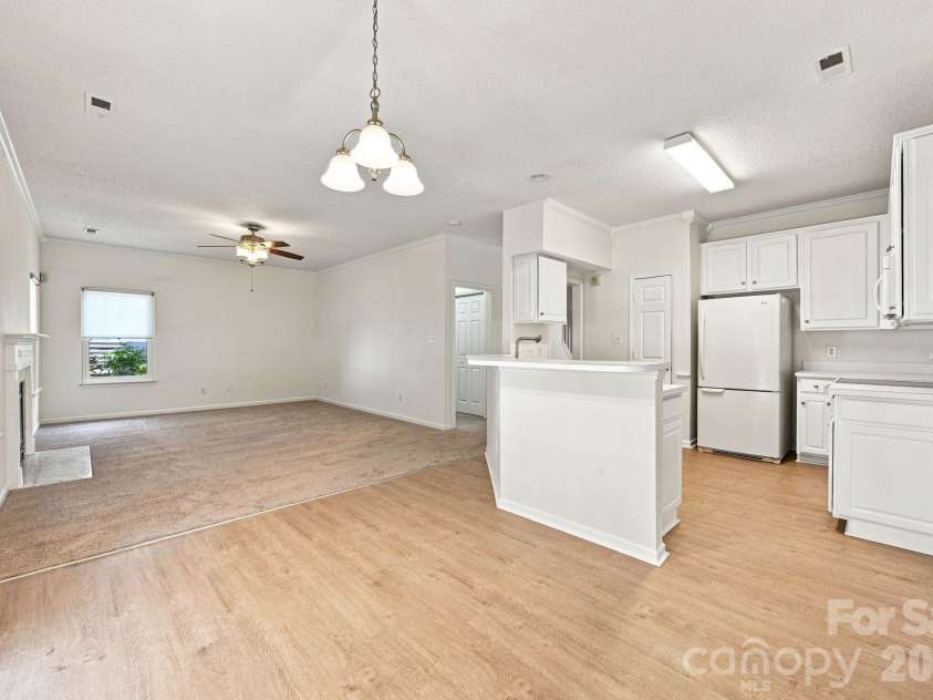 12313 Carolina Crossing Drive, Charlotte, NC 28273.  MLS# CAR4402482, YatesRealty ID 46735. 