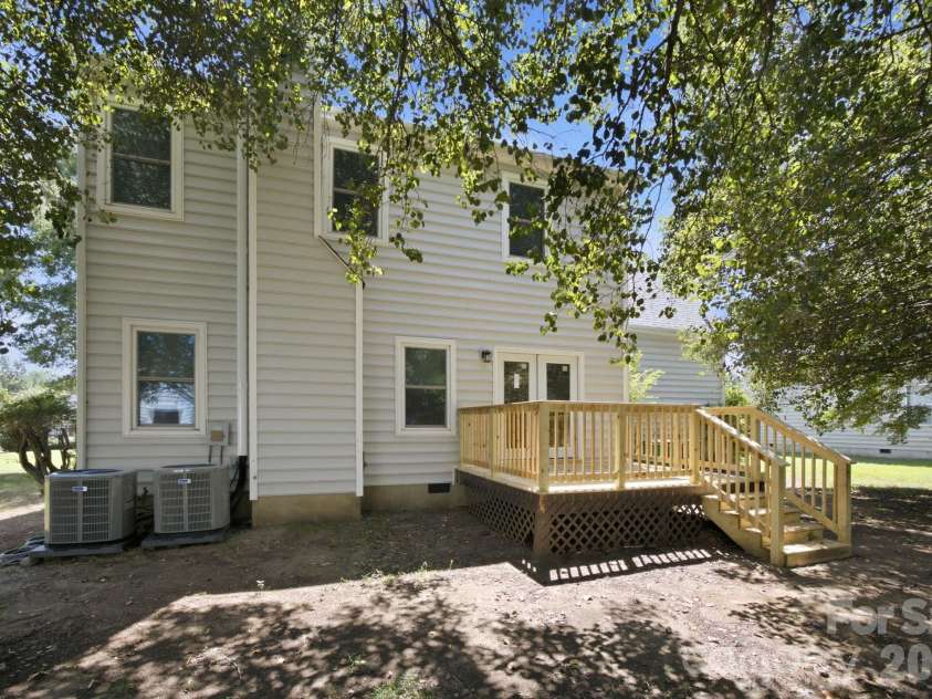 12313 Carolina Crossing Drive, Charlotte, NC 28273.  MLS# CAR4402482, YatesRealty ID 46735. 