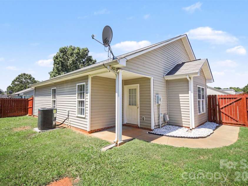 304 Llewellyn Street, Belmont, NC 28012.  MLS# CAR4413586, YatesRealty ID 46738. Backyard exit