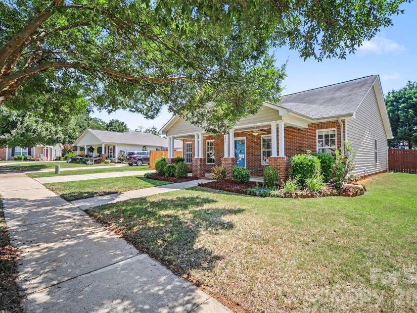 304 Llewellyn Street, Belmont, NC 28012.  MLS# CAR4413586, YatesRealty ID 46738. Front Exterior
