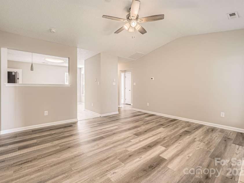 3023 Fairglen Road, Charlotte, NC 28269.  MLS# CAR4240776, YatesRealty ID 4674. 