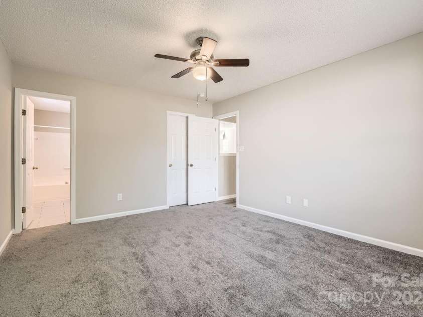 3023 Fairglen Road, Charlotte, NC 28269.  MLS# CAR4240776, YatesRealty ID 4674. 