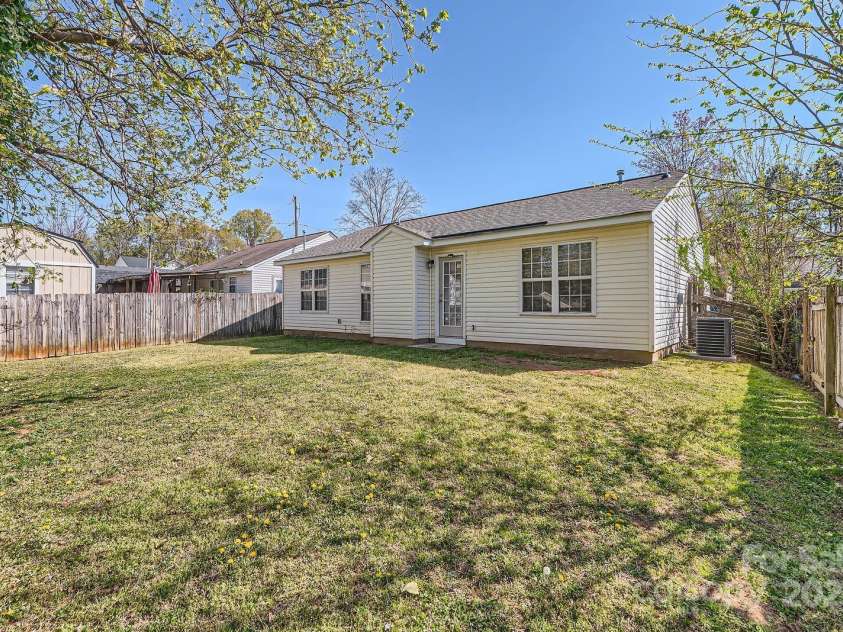 3023 Fairglen Road, Charlotte, NC 28269.  MLS# CAR4240776, YatesRealty ID 4674. 