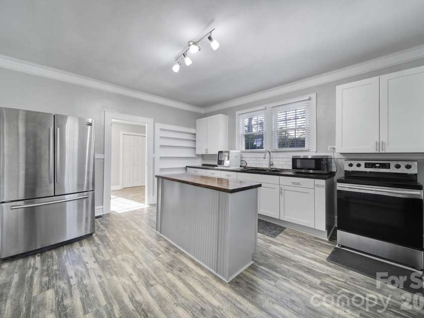 49 2nd Street, Concord, NC 28027.  MLS# CAR4325360, YatesRealty ID 4674. 