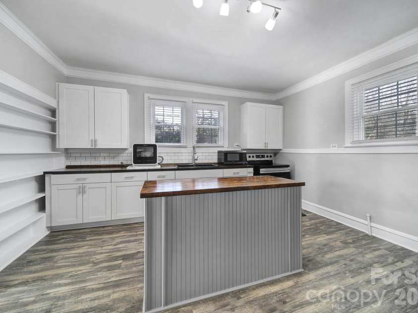 49 2nd Street, Concord, NC 28027.  MLS# CAR4325360, YatesRealty ID 4674. 