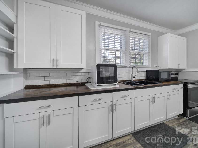 49 2nd Street, Concord, NC 28027.  MLS# CAR4325360, YatesRealty ID 4674. 