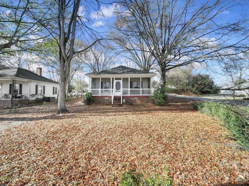 49 2nd Street, Concord, NC 28027.  MLS# CAR4325360, YatesRealty ID 4674. 