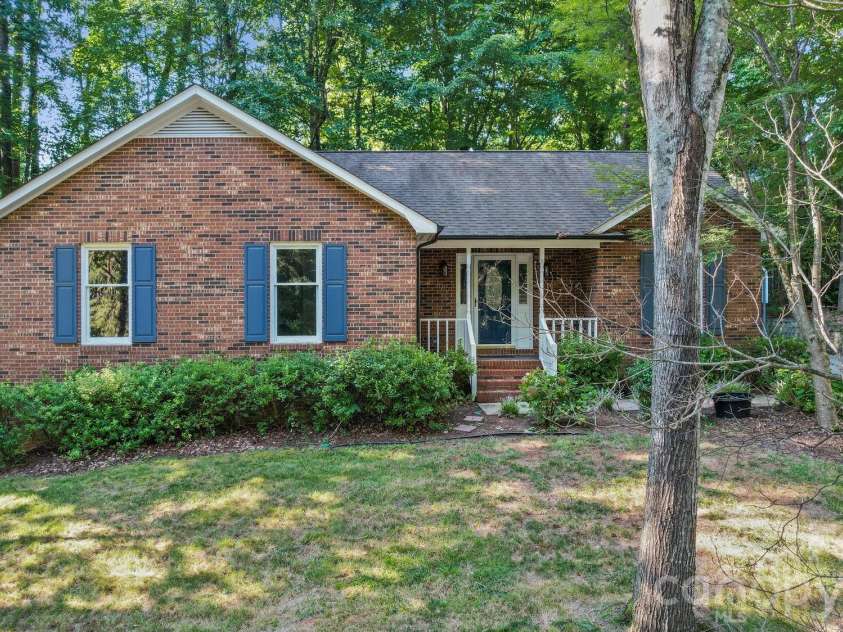 821 Deer Path Place, Mooresville, NC 28115.  MLS# CAR4418014, YatesRealty ID 46740. 