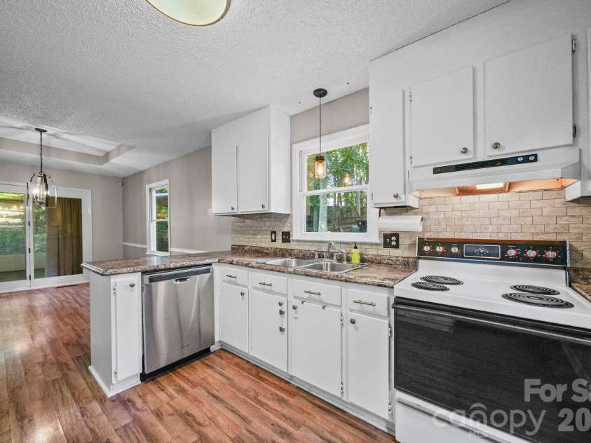 821 Deer Path Place, Mooresville, NC 28115.  MLS# CAR4418014, YatesRealty ID 46740. 