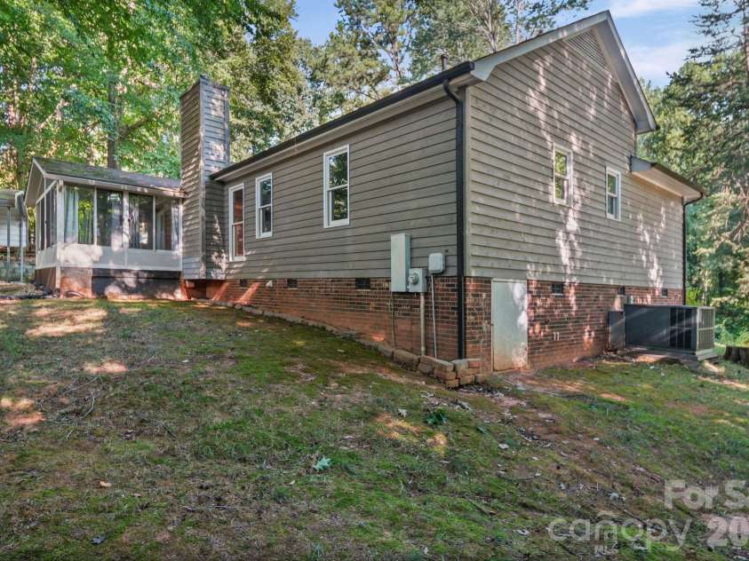 821 Deer Path Place, Mooresville, NC 28115.  MLS# CAR4418014, YatesRealty ID 46740. 
