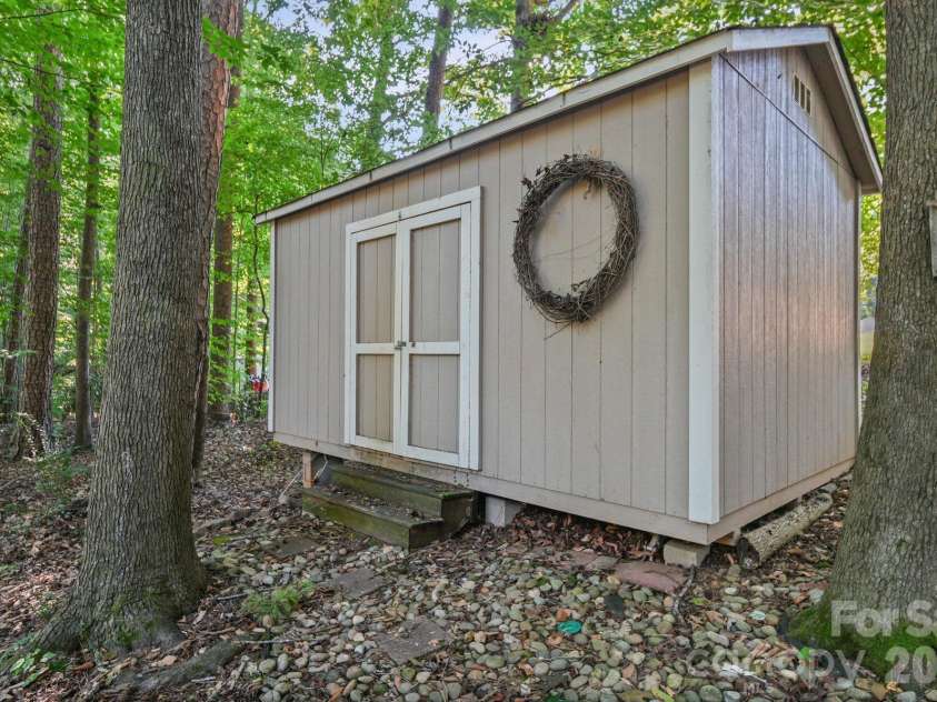 821 Deer Path Place, Mooresville, NC 28115.  MLS# CAR4418014, YatesRealty ID 46740. 