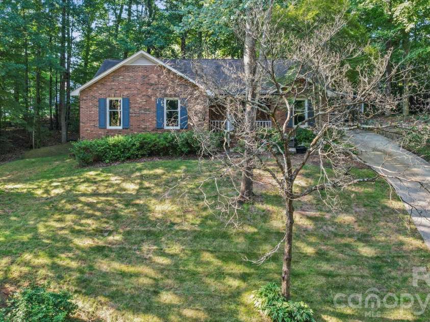 821 Deer Path Place, Mooresville, NC 28115.  MLS# CAR4418014, YatesRealty ID 46740. 