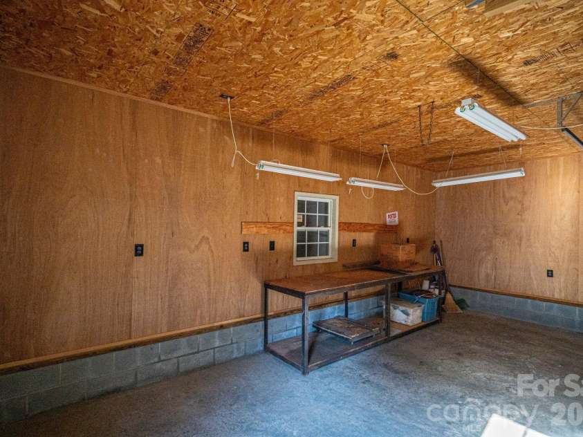 1306 11th Avenue, Hickory, NC 28602.  MLS# CAR4418185, YatesRealty ID 46742. 
