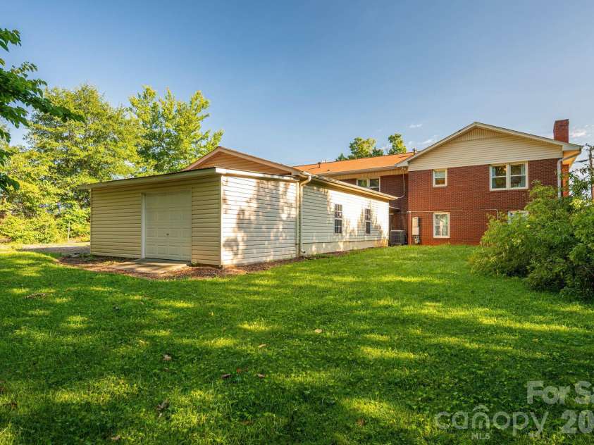 1306 11th Avenue, Hickory, NC 28602.  MLS# CAR4418185, YatesRealty ID 46742. 