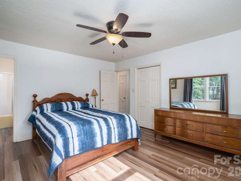 1306 11th Avenue, Hickory, NC 28602.  MLS# CAR4418185, YatesRealty ID 46742. 