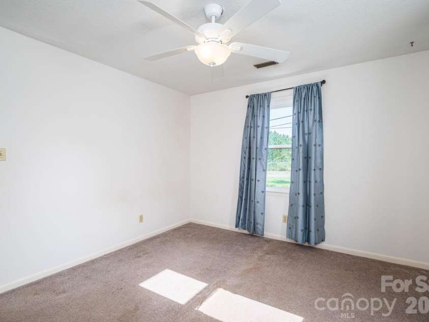 1306 11th Avenue, Hickory, NC 28602.  MLS# CAR4418185, YatesRealty ID 46742. 