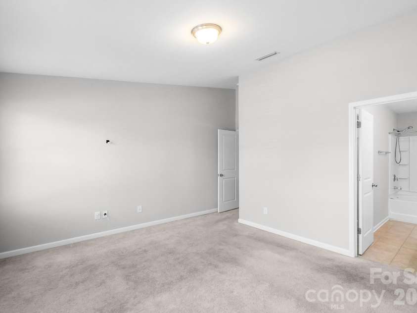 5232 Prosperity Church Road, Charlotte, NC 28269.  MLS# CAR4417849, YatesRealty ID 46743. 