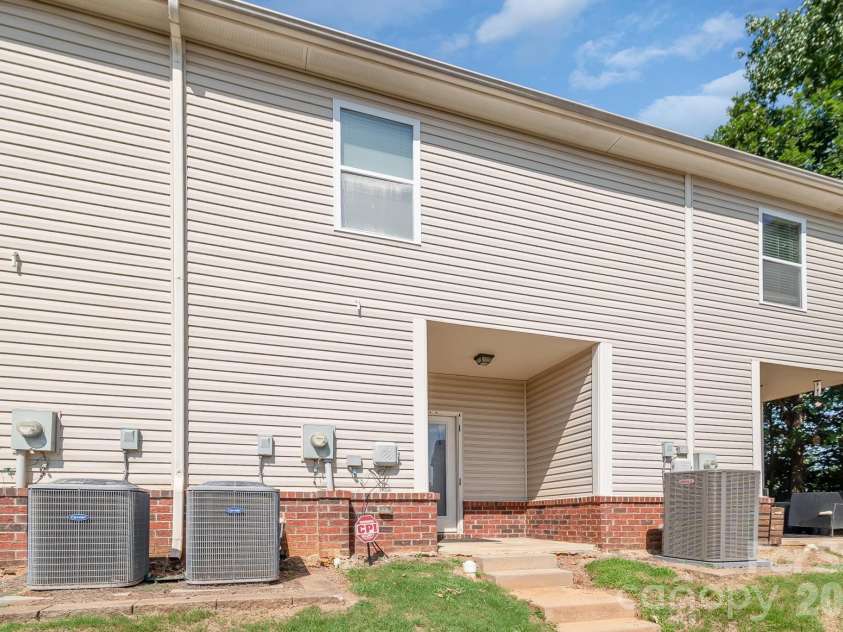 5232 Prosperity Church Road, Charlotte, NC 28269.  MLS# CAR4417849, YatesRealty ID 46743. 