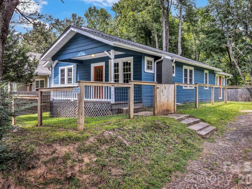 88 Brooklyn Road, Asheville, NC 28803.  MLS# CAR4418198, YatesRealty ID 46744. 