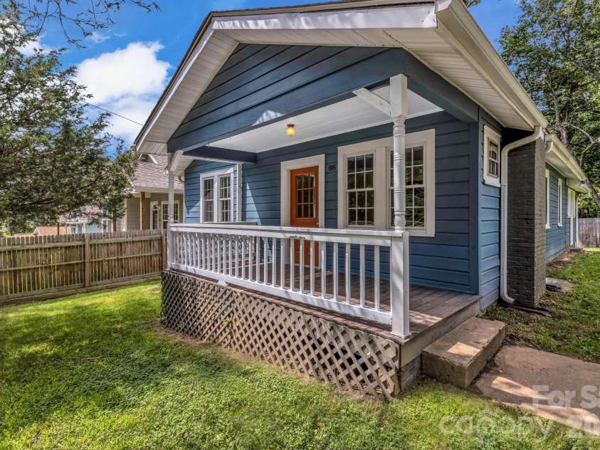 88 Brooklyn Road, Asheville, NC 28803.  MLS# CAR4418198, YatesRealty ID 46744. 