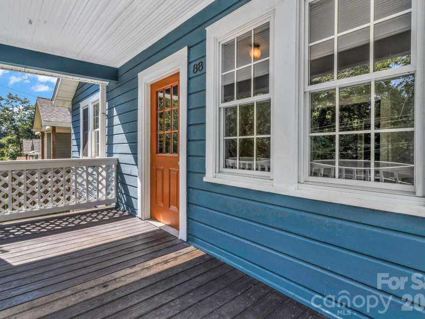 88 Brooklyn Road, Asheville, NC 28803.  MLS# CAR4418198, YatesRealty ID 46744. 
