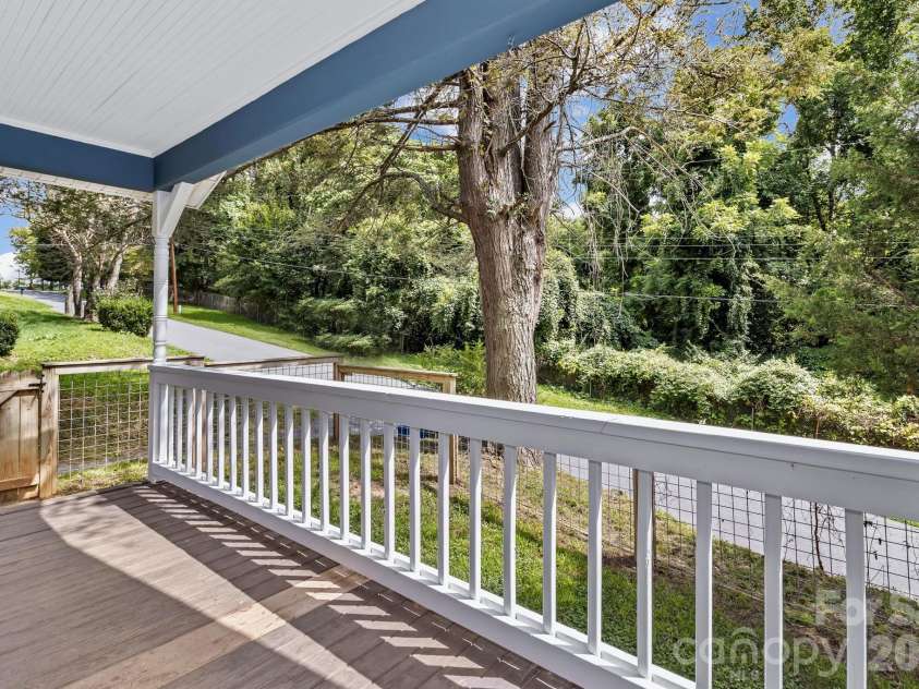 88 Brooklyn Road, Asheville, NC 28803.  MLS# CAR4418198, YatesRealty ID 46744. 