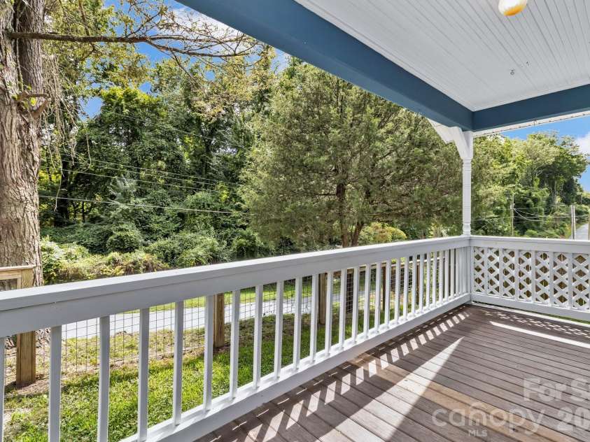 88 Brooklyn Road, Asheville, NC 28803.  MLS# CAR4418198, YatesRealty ID 46744. 