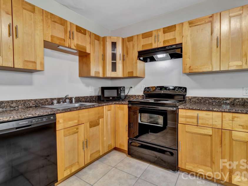 88 Brooklyn Road, Asheville, NC 28803.  MLS# CAR4418198, YatesRealty ID 46744. 