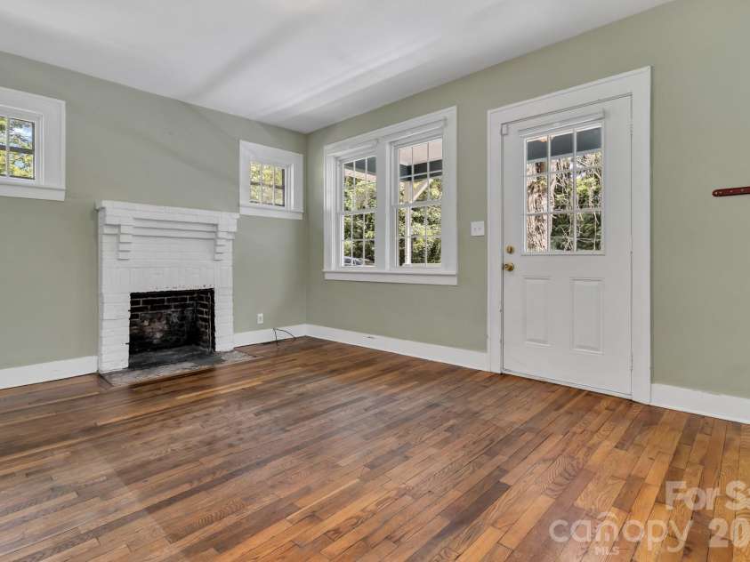88 Brooklyn Road, Asheville, NC 28803.  MLS# CAR4418198, YatesRealty ID 46744. 
