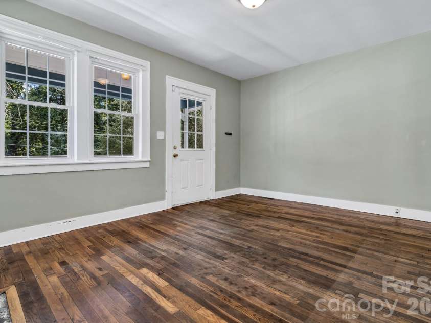 88 Brooklyn Road, Asheville, NC 28803.  MLS# CAR4418198, YatesRealty ID 46744. 