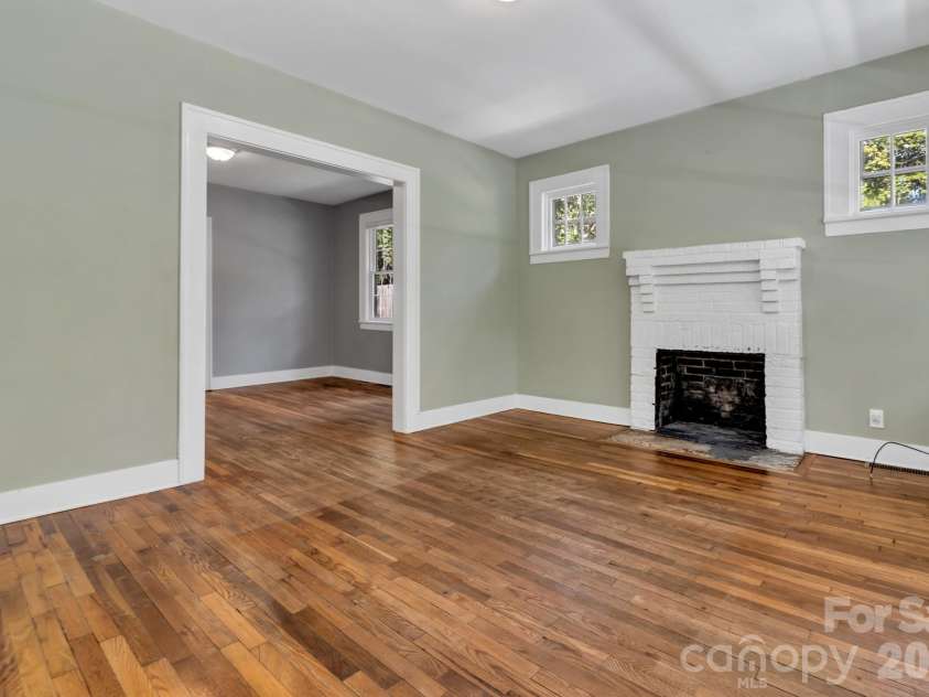 88 Brooklyn Road, Asheville, NC 28803.  MLS# CAR4418198, YatesRealty ID 46744. 