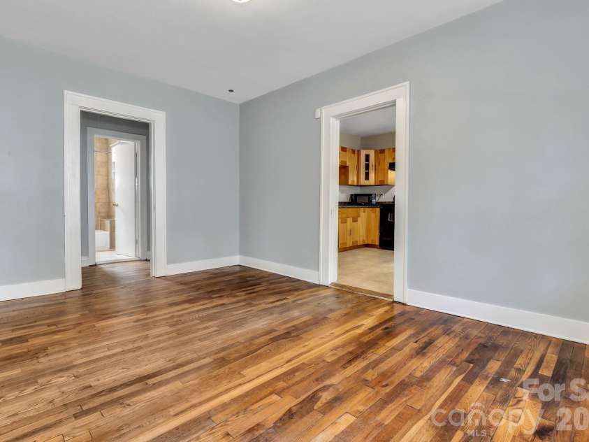 88 Brooklyn Road, Asheville, NC 28803.  MLS# CAR4418198, YatesRealty ID 46744. 
