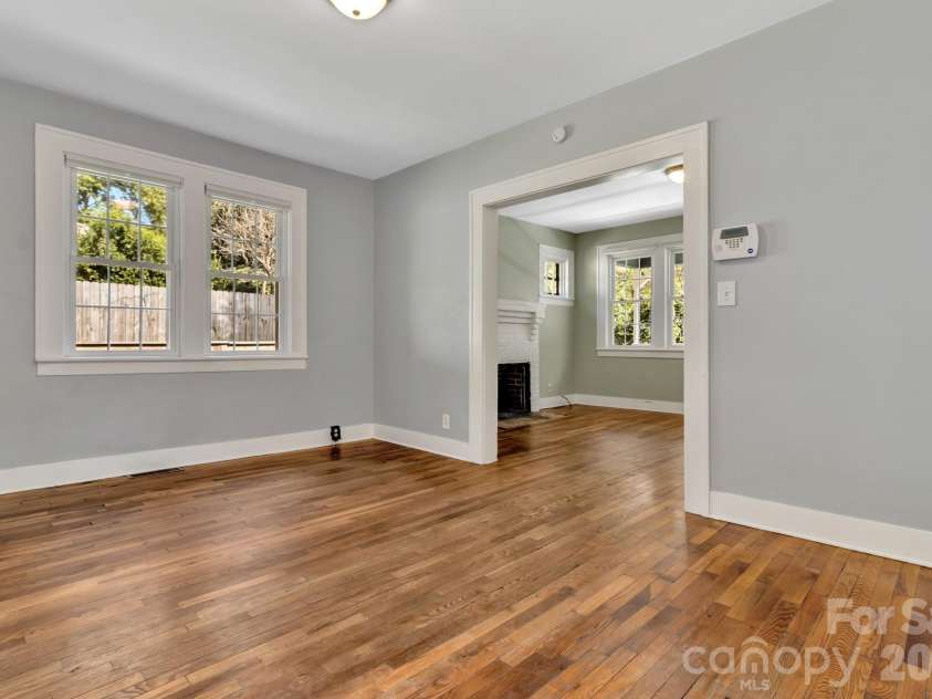 88 Brooklyn Road, Asheville, NC 28803.  MLS# CAR4418198, YatesRealty ID 46744. 