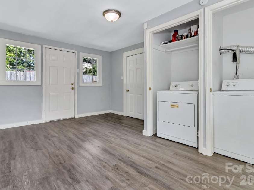 88 Brooklyn Road, Asheville, NC 28803.  MLS# CAR4418198, YatesRealty ID 46744. 