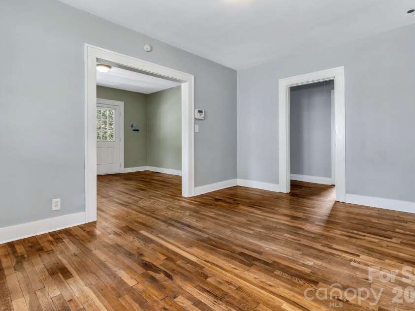 88 Brooklyn Road, Asheville, NC 28803.  MLS# CAR4418198, YatesRealty ID 46744. 