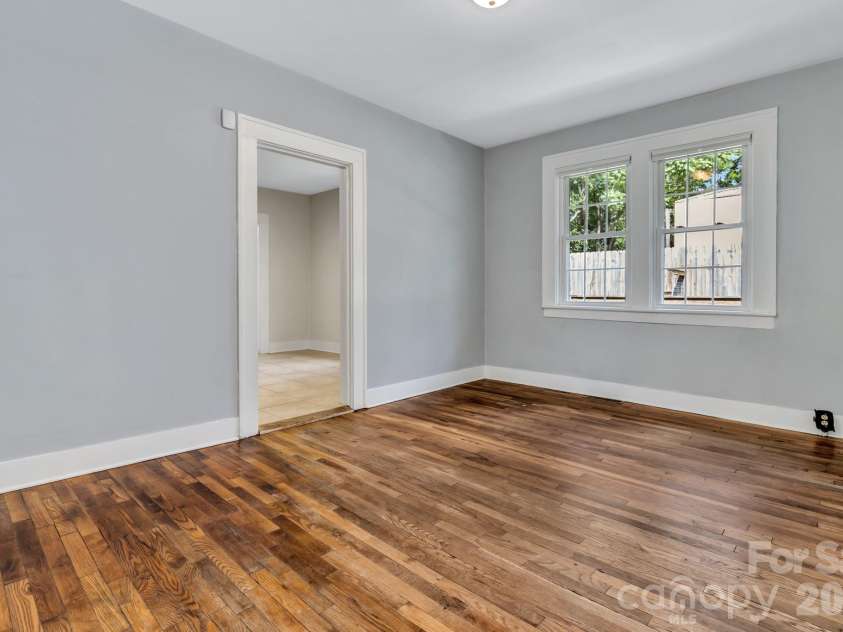 88 Brooklyn Road, Asheville, NC 28803.  MLS# CAR4418198, YatesRealty ID 46744. 