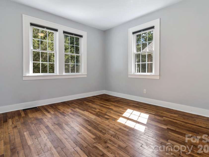 88 Brooklyn Road, Asheville, NC 28803.  MLS# CAR4418198, YatesRealty ID 46744. 