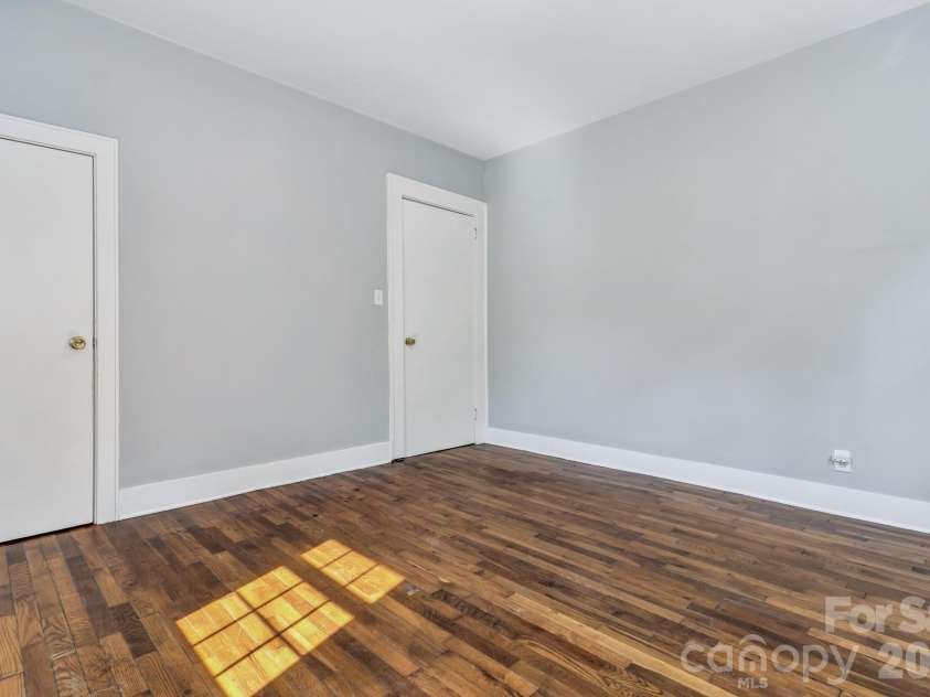 88 Brooklyn Road, Asheville, NC 28803.  MLS# CAR4418198, YatesRealty ID 46744. 