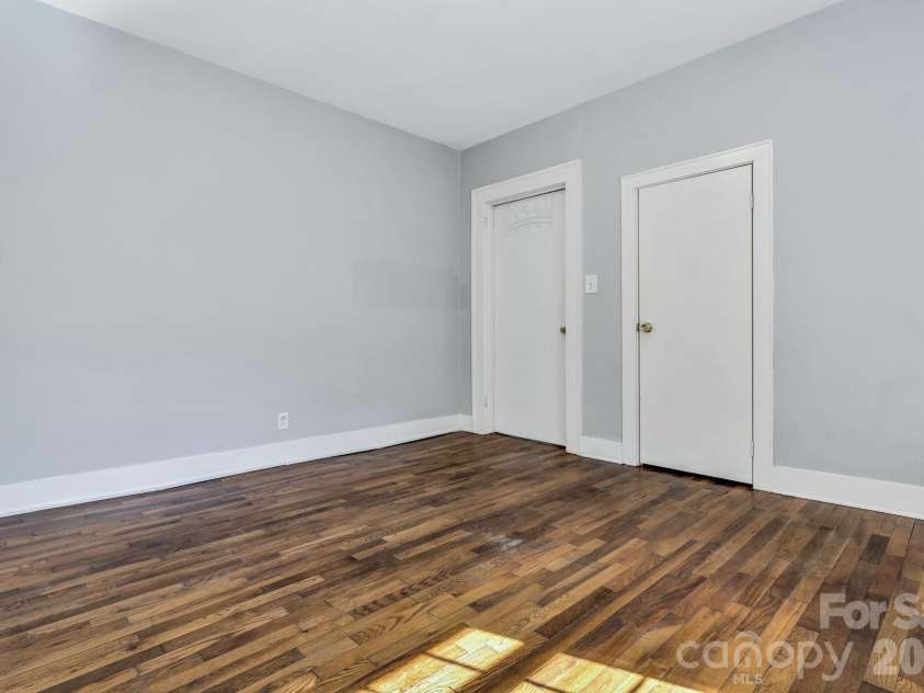 88 Brooklyn Road, Asheville, NC 28803.  MLS# CAR4418198, YatesRealty ID 46744. 