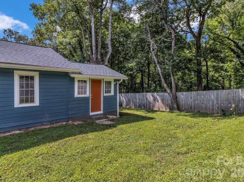 88 Brooklyn Road, Asheville, NC 28803.  MLS# CAR4418198, YatesRealty ID 46744. 