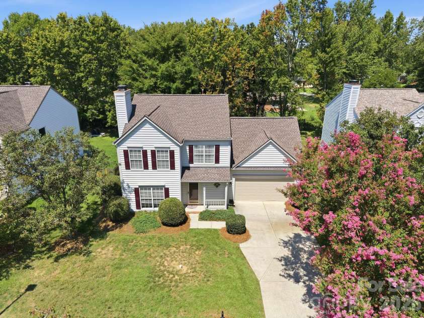 124 Aylesbury Lane, Indian Trail, NC 28079.  MLS# CAR4416136, YatesRealty ID 46745. 