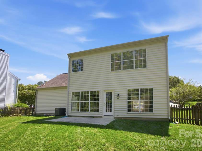 124 Aylesbury Lane, Indian Trail, NC 28079.  MLS# CAR4416136, YatesRealty ID 46745. 