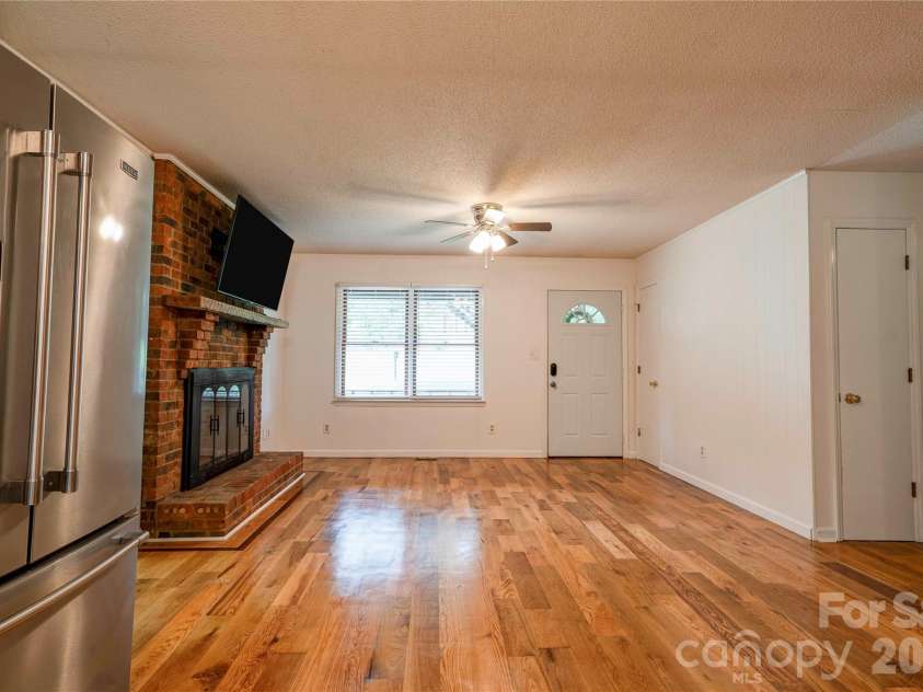 615 Ginger Drive, Kings Mountain, NC 28086.  MLS# CAR4418178, YatesRealty ID 46748. 