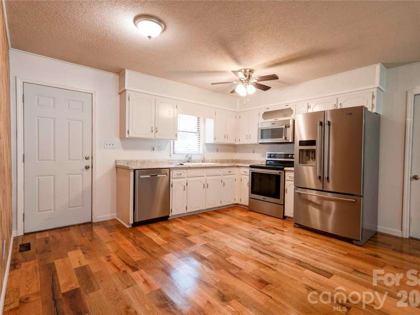 615 Ginger Drive, Kings Mountain, NC 28086.  MLS# CAR4418178, YatesRealty ID 46748. 