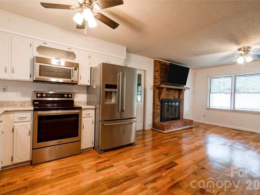 615 Ginger Drive, Kings Mountain, NC 28086.  MLS# CAR4418178, YatesRealty ID 46748. 