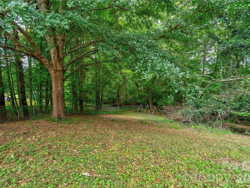 615 Ginger Drive, Kings Mountain, NC 28086.  MLS# CAR4418178, YatesRealty ID 46748. 